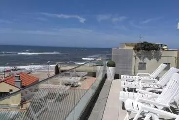 ペンション Cmb Guesthouse