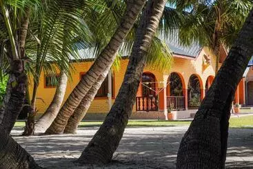 Pension Anse Kerlan Beach Chalets