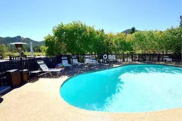 בית מלון כפרי Alpine Trail Ridge Inn