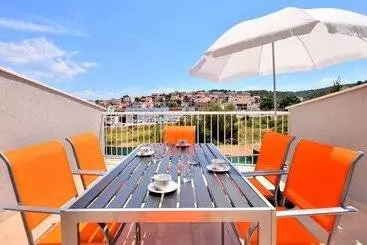 Turistlägenheter Bretia Apartments