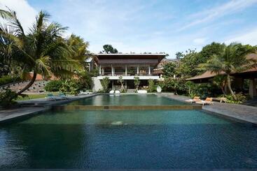 Amanuba Hotel & Resort Rancamaya