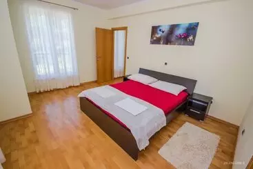 آپارتمان‌های توریست‌ها Villas Brac Hills