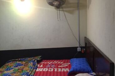 Hotel Roppongi Bar And Lodge