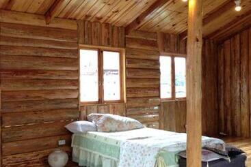 Hotel Agape Log Cabin