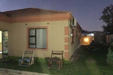 پانسیون Flower Inn Guest House