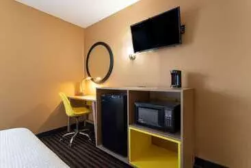 酒店 Days Inn By Wyndham Anderson In