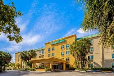 בית מלון כפרי La Quinta By Wyndham Miami Cutler Bay