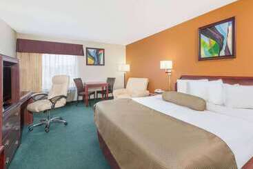 فندق Super 8 Somerset