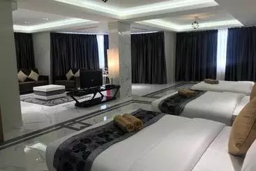 Hotel Shell Out Club Suite