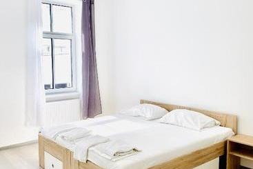 هتل City Residence Rooms & Apartments