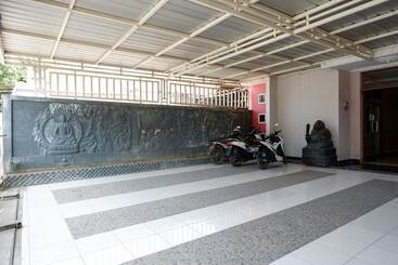 Pension Reddoorz Near Gor Wisanggeni