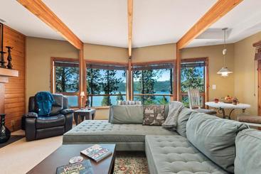 Camp Runamuck Idaho Bed And Breakfast