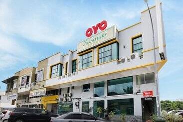 Hotel Oyo 44043 First Garden