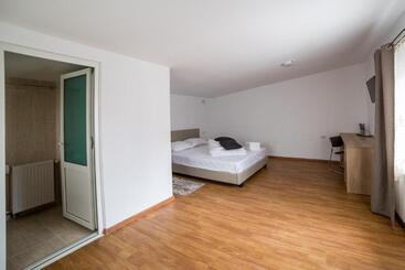 پانسیون Casa Burduhos