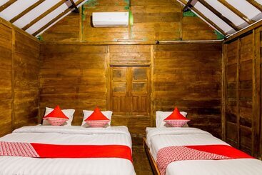 فندق Oyo 1304 Roemah Gladak Kebon Sidoluhur