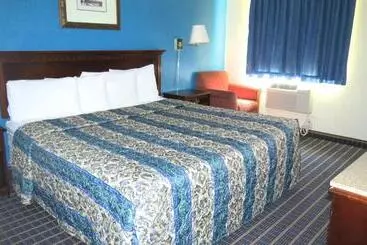 בית מלון כפרי Budget Host Airport Inn