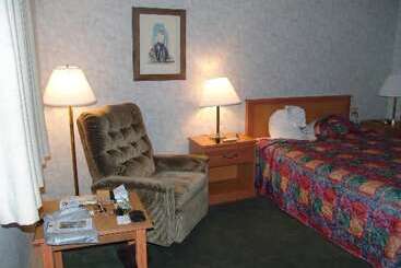 מוטל Ubar Inn & Suites