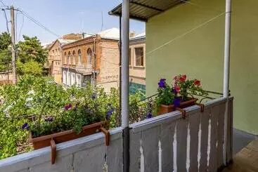 Vandrarhem Tsera House