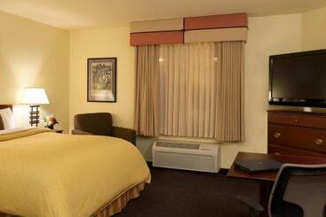 בית מלון כפרי Larkspur Landing Extended Stay Suites Bellevue