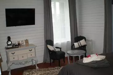 Bed and Breakfast Le Chateau De La Barre