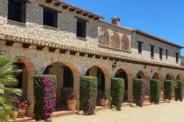 M A S L A P A U Country Hotel   Adults Only