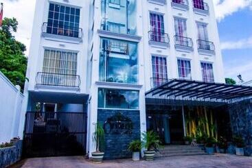 호텔 Oriient Regency