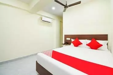 هتل Oyo 29061 Suryas Grand