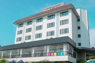 Hotel &resort Yamanouchi Hills