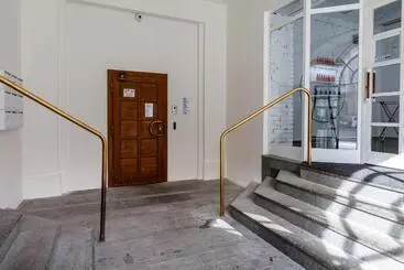 Avantgarde Apartments