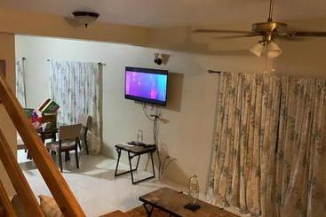 هتل Thevista S Runaway Bay Lot749