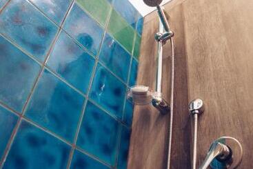 تختخواب و صبحانه Aleandre