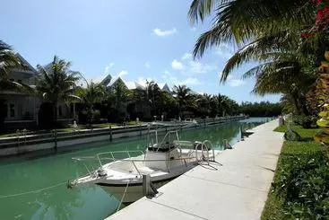 Coral Lagoon Resort Villas & Marina By Keyscaribbean