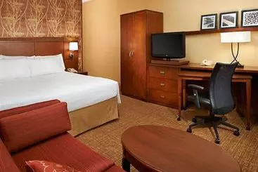 فندق Courtyard by Marriott