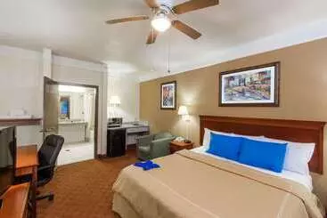 Hotel Days Inn & Suites By Wyndham Webster Nasaclearlakehouston
