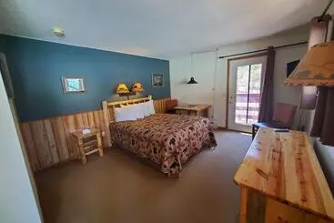 Retkeilymaja Swiftcurrent Lodge
