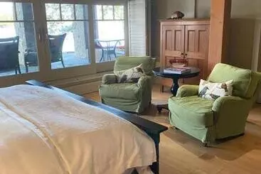 Bed and Breakfast Gîte Et Atelier De L Artiste Peintre Paysagiste Canadien Gordon Harrison