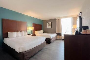 هتل Comfort Inn & Suites Kissimmee By The Parks