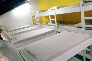 ベッドアンドブレックファースト Your Hostel