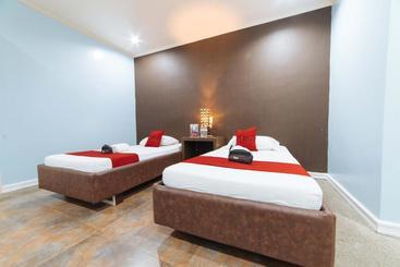 Hotel Reddoorz @ N Roldan Street