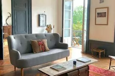 Majatalo Maison Cha Ri Va Ri