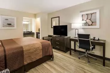 Otel Quality Inn & Suites Dallas Cityplace