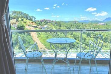 ホテル Lacami Dalat