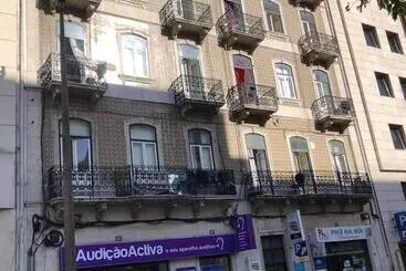 Retkeilymaja Charming Episode