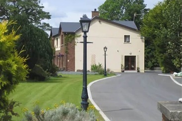 Down Royal House B&b