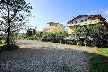 تختخواب و صبحانه Green Castle