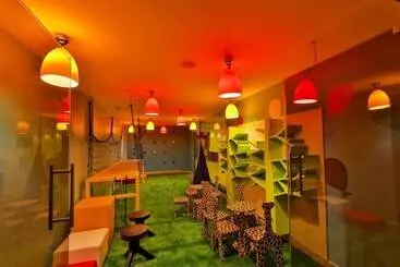 Hotel Annai Resorts & Spa