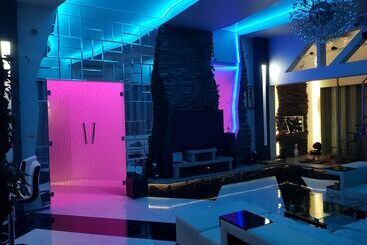 هتل Gostinitsa Kentavr