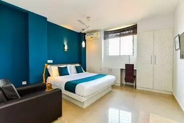 Hotel Silverkey Executive Stays 40794 Empire Plaza