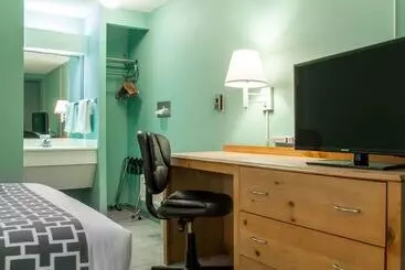 ホテル Econo Lodge South