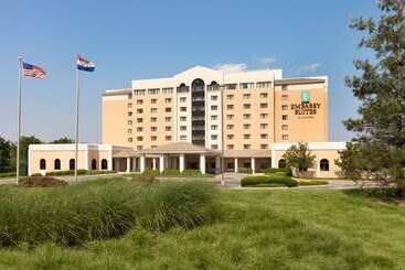 فندق Embassy Suites By Hilton Kansas City International Airport